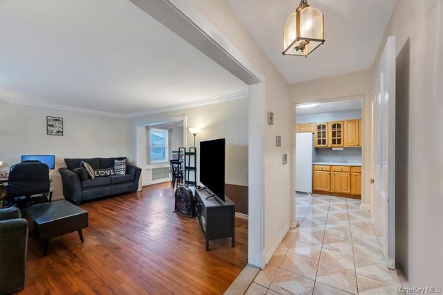 14 Cleaves Avenue, Hempstead, NY 11550