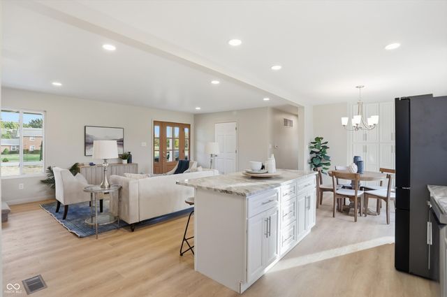 731 W 600 N, Whiteland, IN 46184