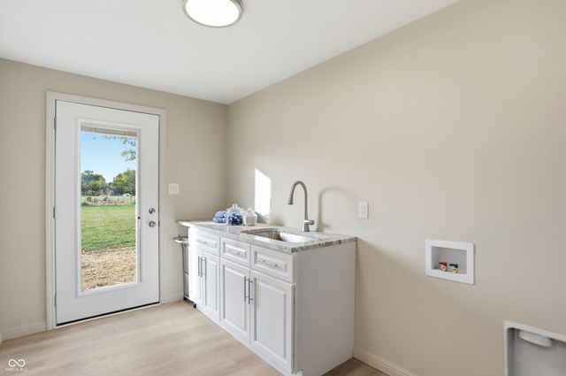 731 W 600 N, Whiteland, IN 46184