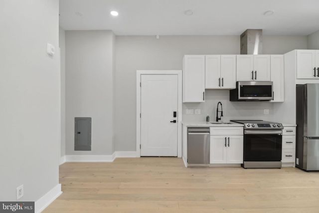 2213 M St NE Unit 4, Washington, DC 20002
