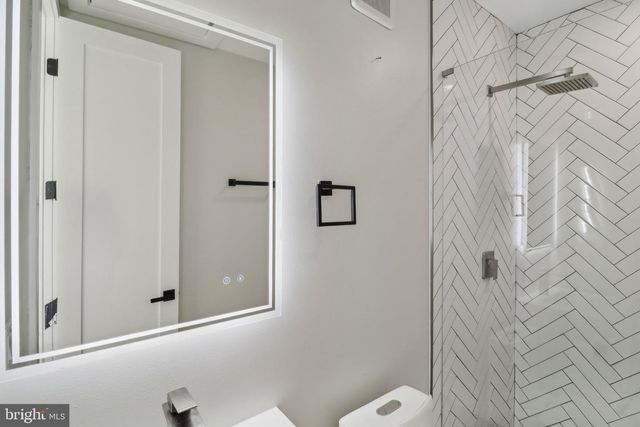 2213 M St NE Unit 4, Washington, DC 20002