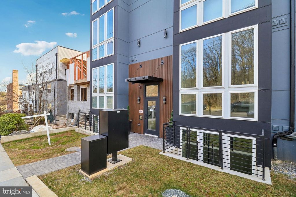 2213 M St NE Unit 4, Washington, DC 20002
