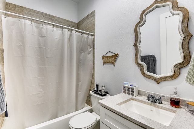 5245 Bill Cody Circle, Log Cabin, TX 75148