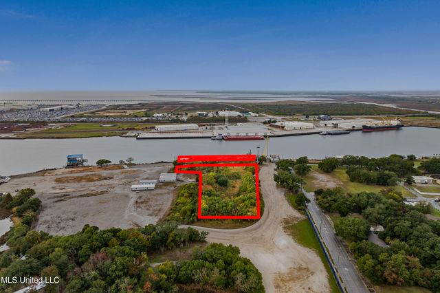 Front Street, Pascagoula, MS 39567