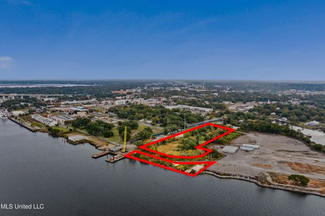 Front Street, Pascagoula, MS 39567