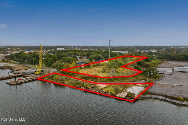 Front Street, Pascagoula, MS 39567