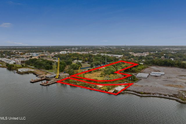 Front Street, Pascagoula, MS 39567