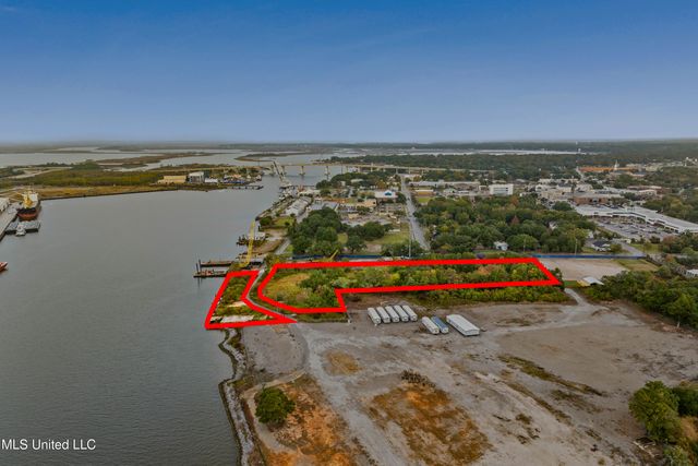 Front Street, Pascagoula, MS 39567