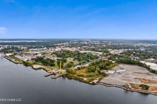 Front Street, Pascagoula, MS 39567