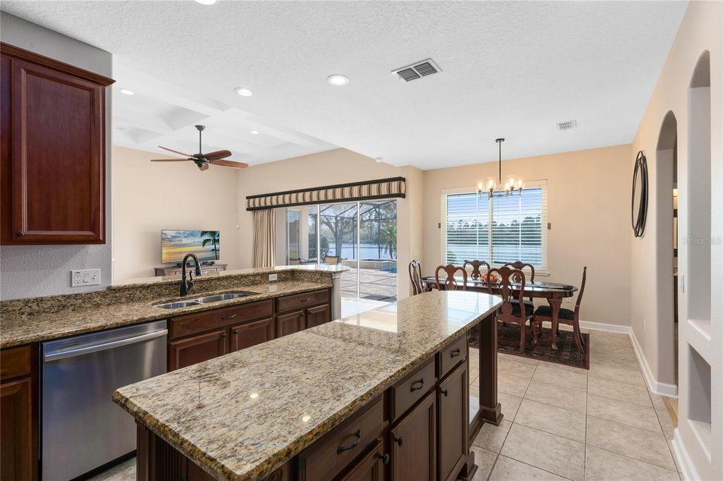 Image 15 of property listing at 9958 OAK QUARRY DRIVE, Orlando, FL 32832