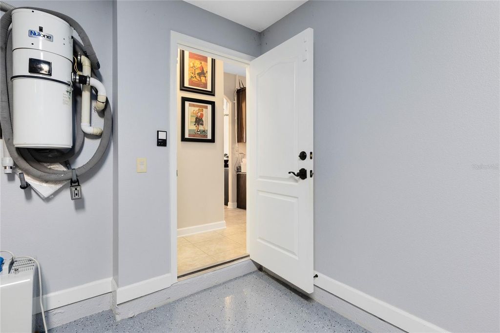 Image 42 of property listing at 9958 OAK QUARRY DRIVE, Orlando, FL 32832