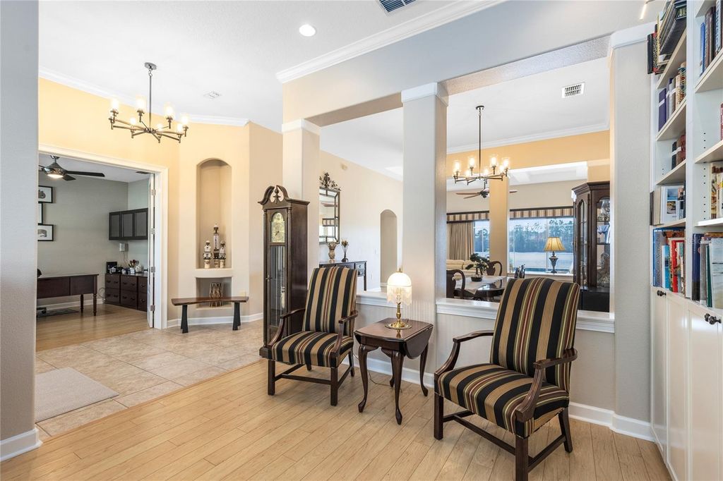 Image 6 of property listing at 9958 OAK QUARRY DRIVE, Orlando, FL 32832