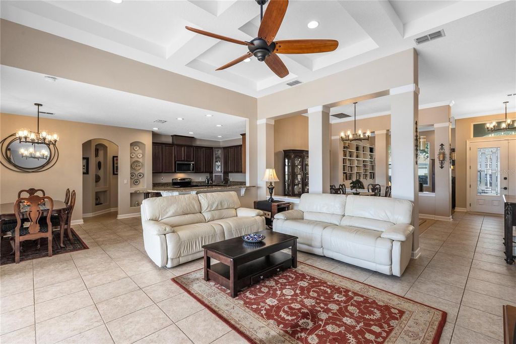 Image 10 of property listing at 9958 OAK QUARRY DRIVE, Orlando, FL 32832