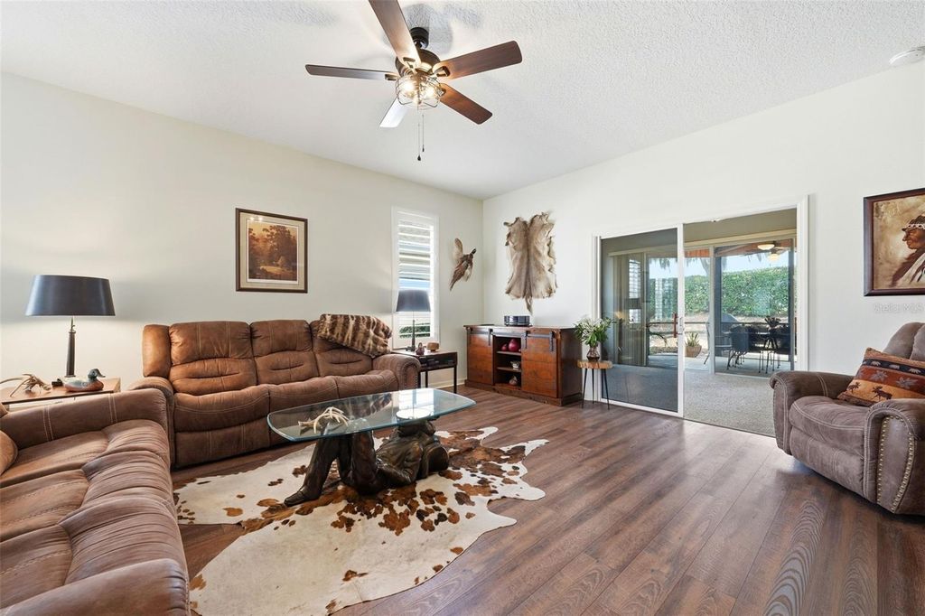 Image 14 of property listing at 5135 INDIAN OCEAN LOOP, Tavares, FL 32778