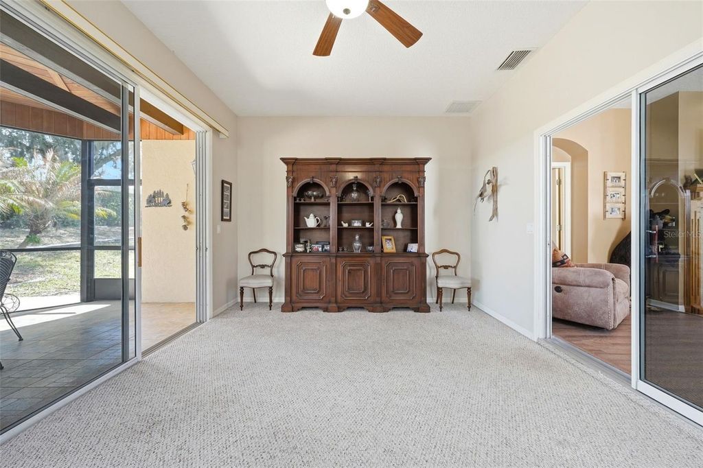 Image 18 of property listing at 5135 INDIAN OCEAN LOOP, Tavares, FL 32778