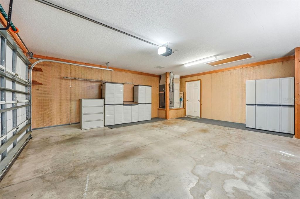 Image 36 of property listing at 5135 INDIAN OCEAN LOOP, Tavares, FL 32778