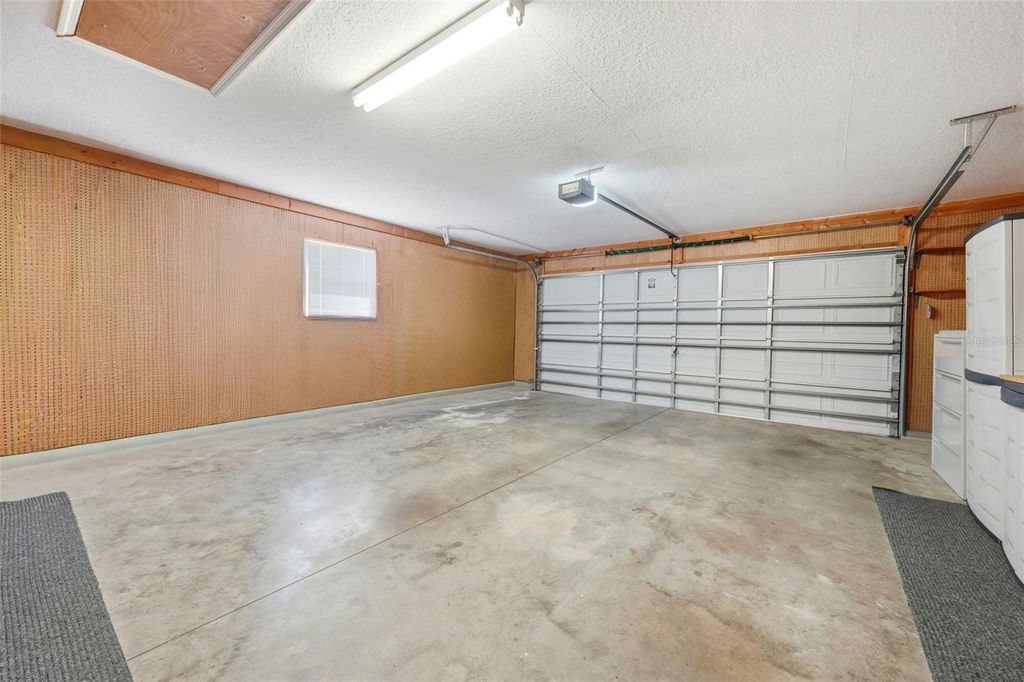 Image 37 of property listing at 5135 INDIAN OCEAN LOOP, Tavares, FL 32778