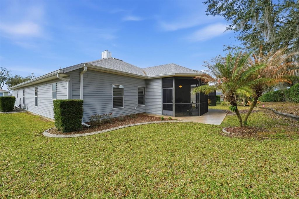 Image 40 of property listing at 5135 INDIAN OCEAN LOOP, Tavares, FL 32778