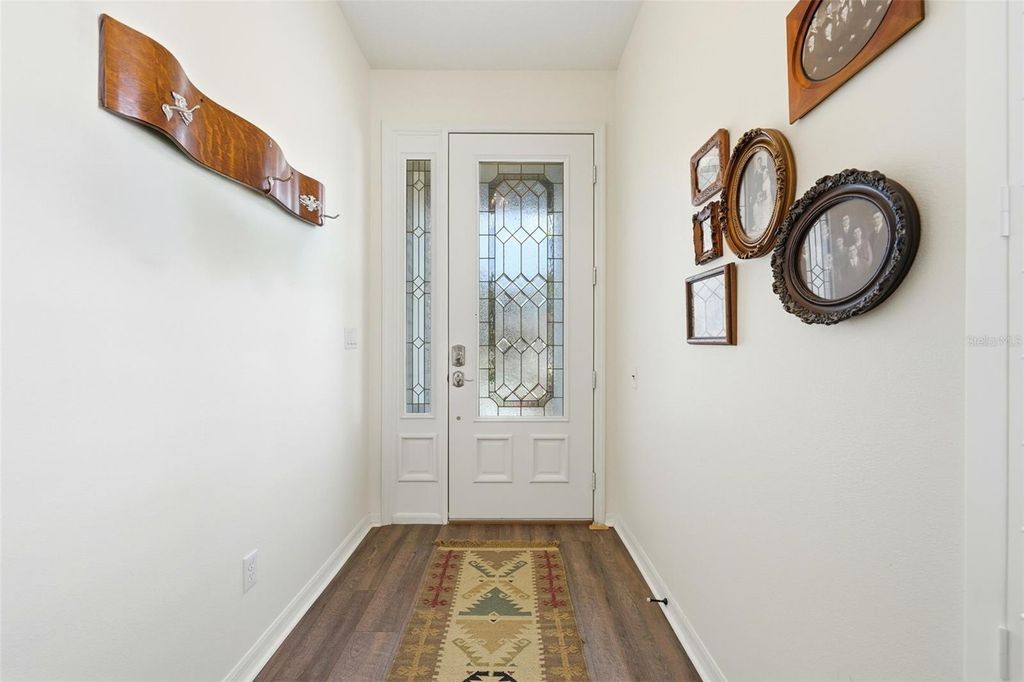 Image 5 of property listing at 5135 INDIAN OCEAN LOOP, Tavares, FL 32778