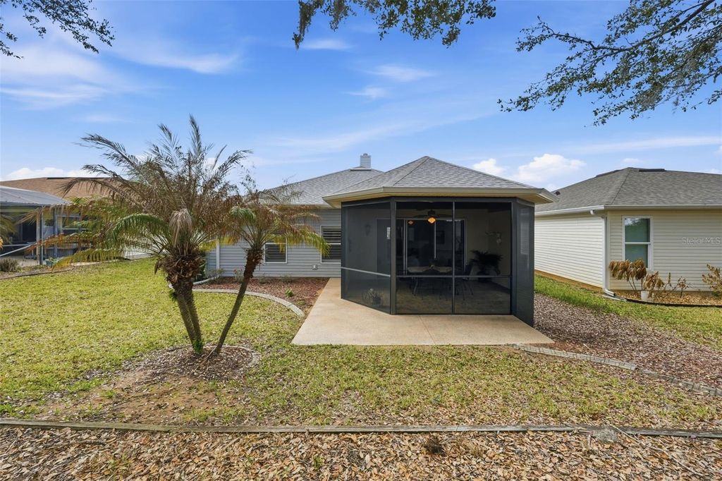 Image 43 of property listing at 5135 INDIAN OCEAN LOOP, Tavares, FL 32778