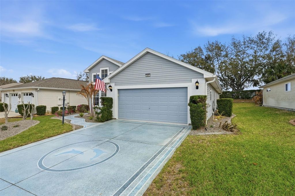 Image 44 of property listing at 5135 INDIAN OCEAN LOOP, Tavares, FL 32778