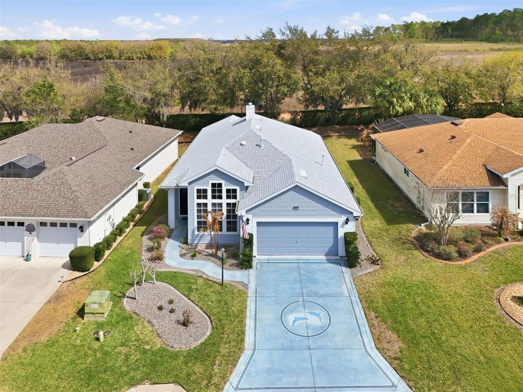 Image 45 of property listing at 5135 INDIAN OCEAN LOOP, Tavares, FL 32778