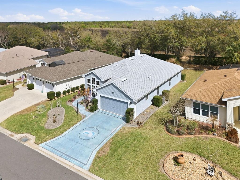 Image 46 of property listing at 5135 INDIAN OCEAN LOOP, Tavares, FL 32778