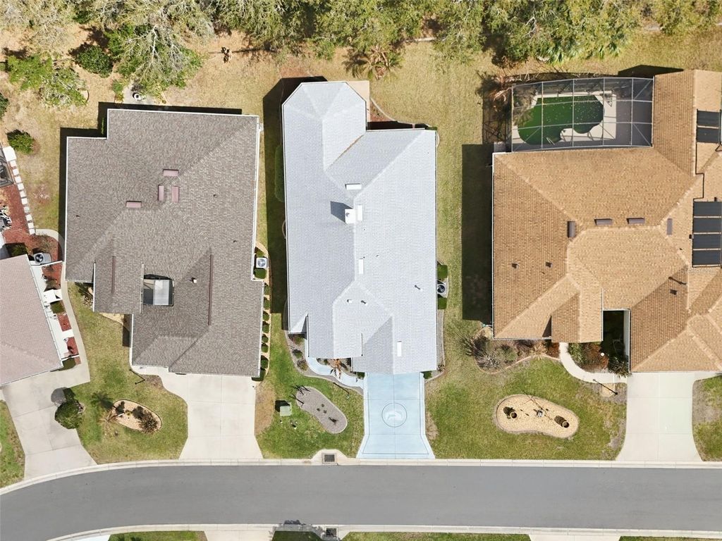 Image 48 of property listing at 5135 INDIAN OCEAN LOOP, Tavares, FL 32778