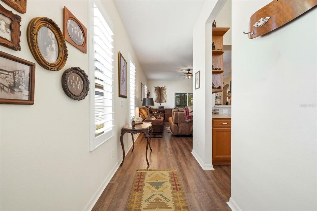 Image 6 of property listing at 5135 INDIAN OCEAN LOOP, Tavares, FL 32778