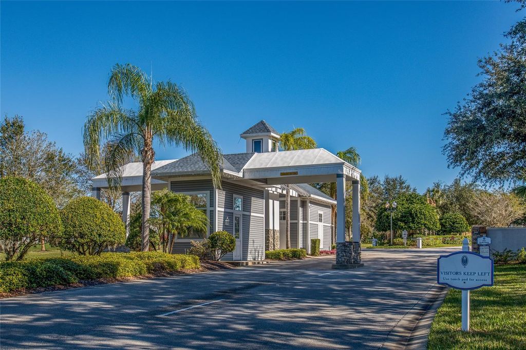 Image 55 of property listing at 5135 INDIAN OCEAN LOOP, Tavares, FL 32778