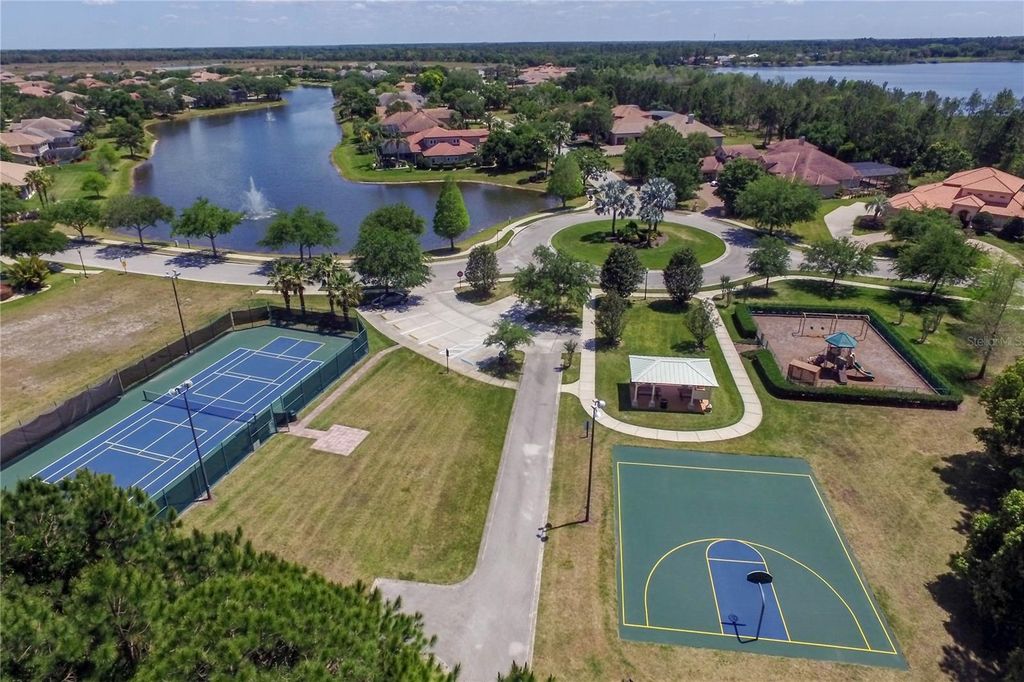 Image 58 of property listing at 5135 INDIAN OCEAN LOOP, Tavares, FL 32778