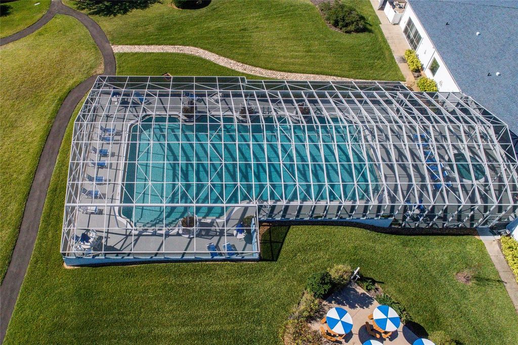 Image 60 of property listing at 5135 INDIAN OCEAN LOOP, Tavares, FL 32778