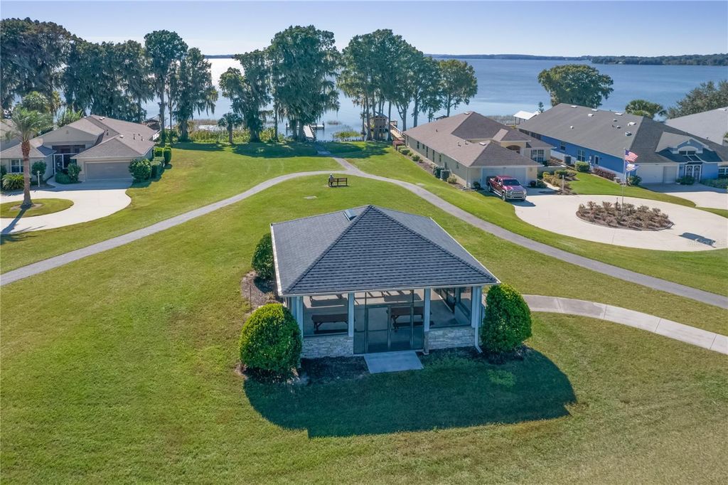 Image 68 of property listing at 5135 INDIAN OCEAN LOOP, Tavares, FL 32778