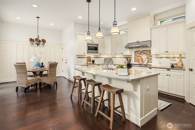 1447 26th Avenue NE, Issaquah, WA 98029