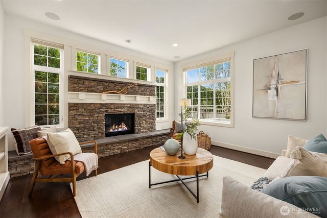 1447 26th Avenue NE, Issaquah, WA 98029