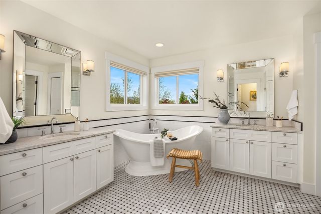 1447 26th Avenue NE, Issaquah, WA 98029