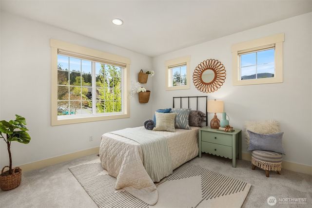 1447 26th Avenue NE, Issaquah, WA 98029