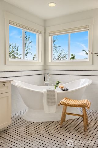 1447 26th Avenue NE, Issaquah, WA 98029