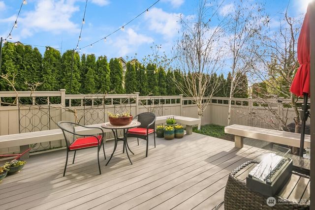 1447 26th Avenue NE, Issaquah, WA 98029