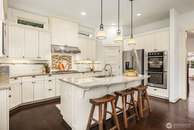 1447 26th Avenue NE, Issaquah, WA 98029