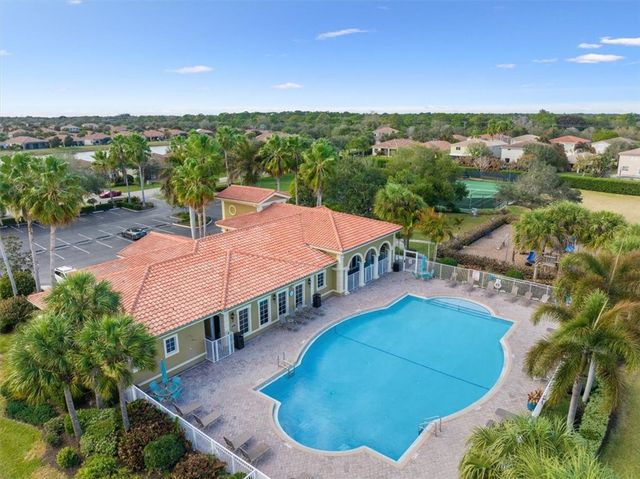5566 55th Avenue, Vero Beach, FL 32967