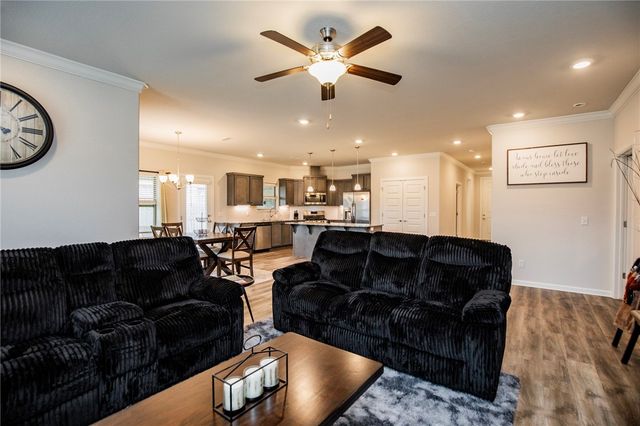 334 W Tyler Road, Farmington, AR 72730