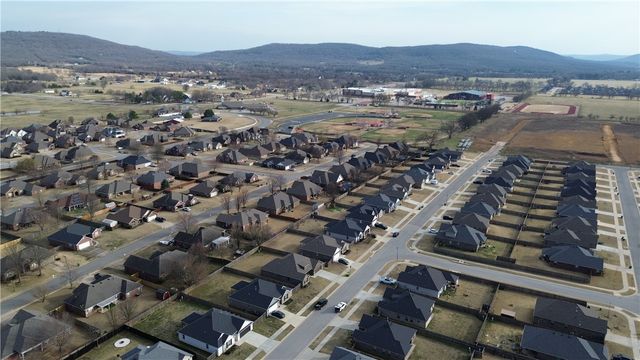 334 W Tyler Road, Farmington, AR 72730