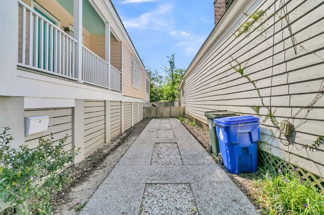 19 Ashton Street, Charleston, SC 29403