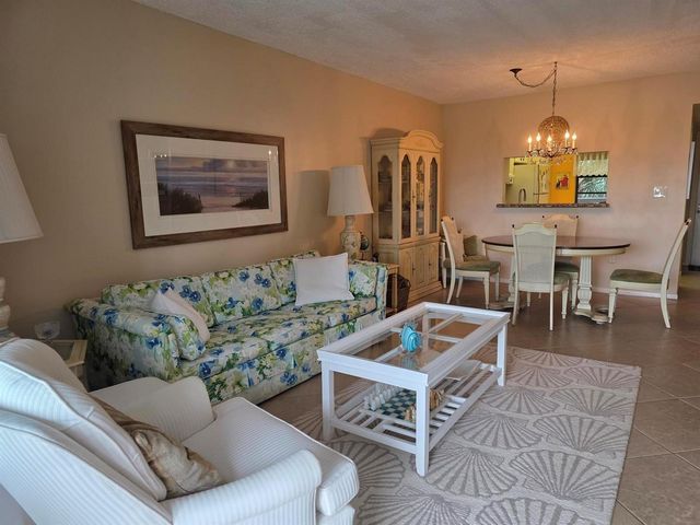 1001 Colony Point Circle 405, Pembroke Pines, FL 33026