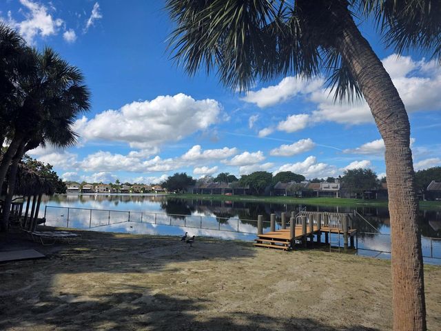 1001 Colony Point Circle 405, Pembroke Pines, FL 33026
