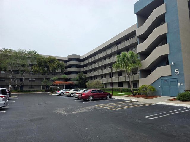 1001 Colony Point Circle 405, Pembroke Pines, FL 33026