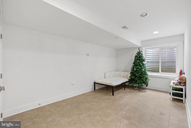 884 N LAWRENCE ST, Philadelphia, PA 19123
