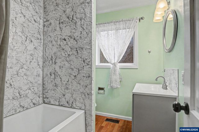 1586 Ewald Av SE, Salem, OR 97302