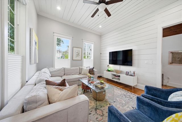 2019 Crockett Street, Houston, TX 77007